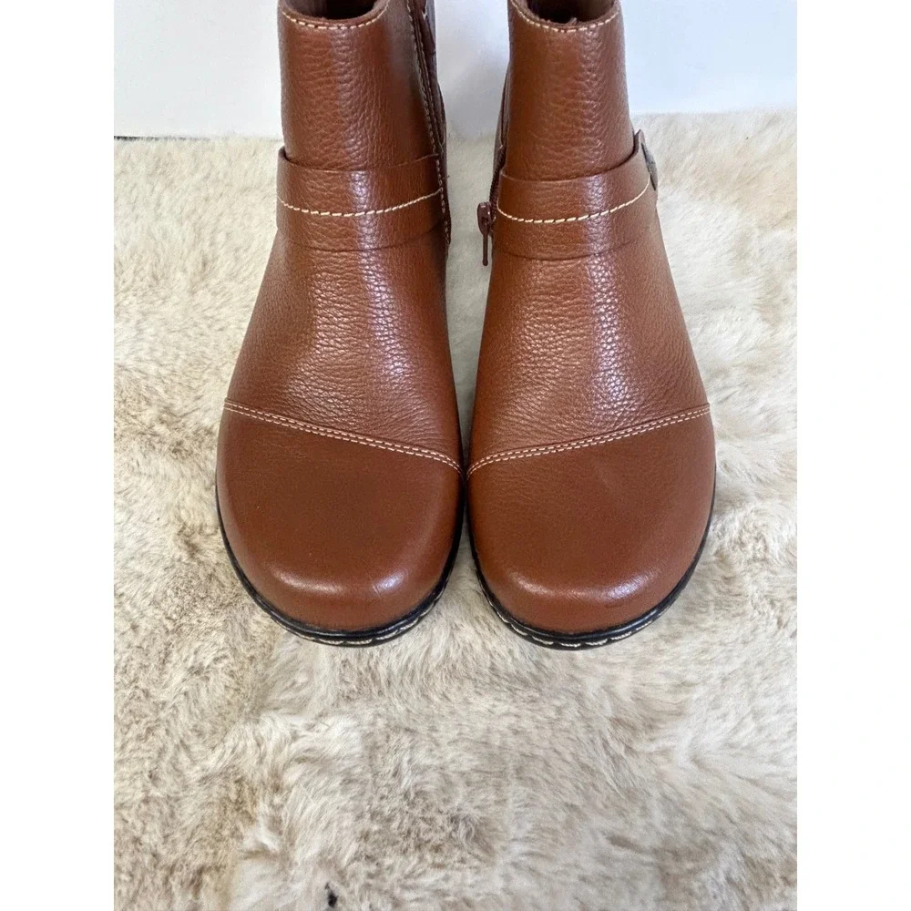 Clarks Collection Tan Leather Ankle Boots Ultimate Comfort Brown Booties Size 7